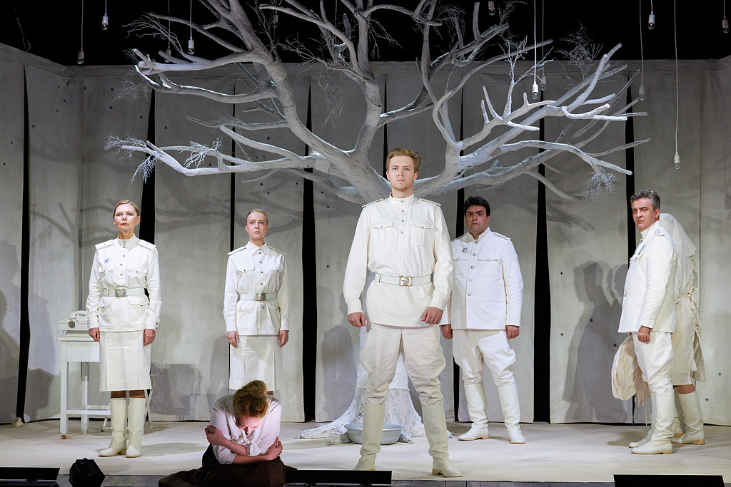 Белая палатка (Малый театр). Изображение 13