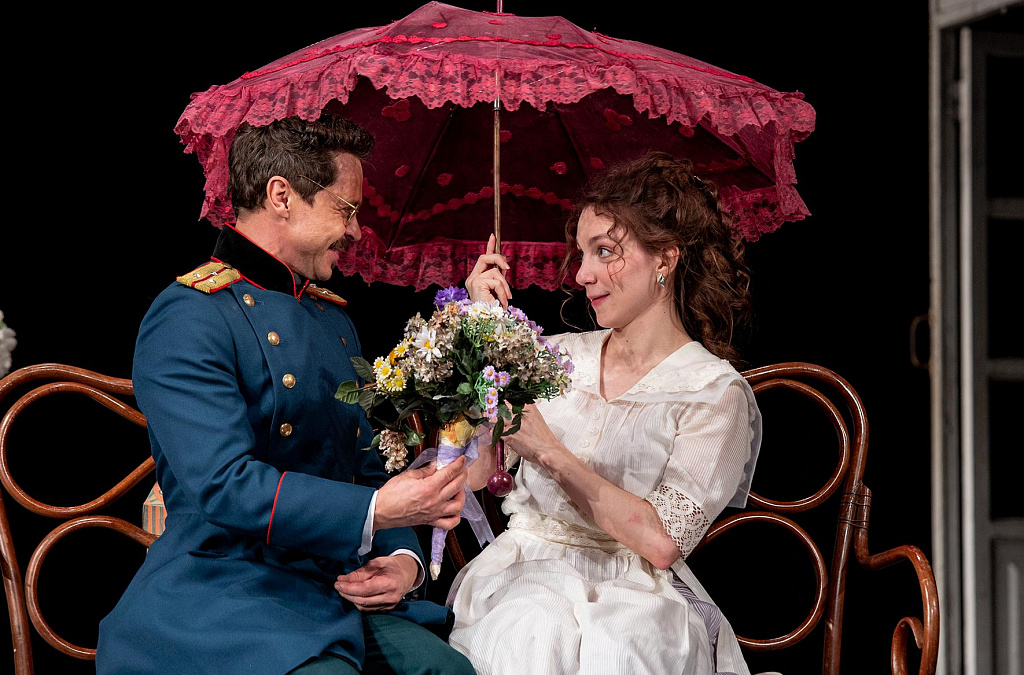 Три сестры (Театр им. Моссовета). Изображение 6