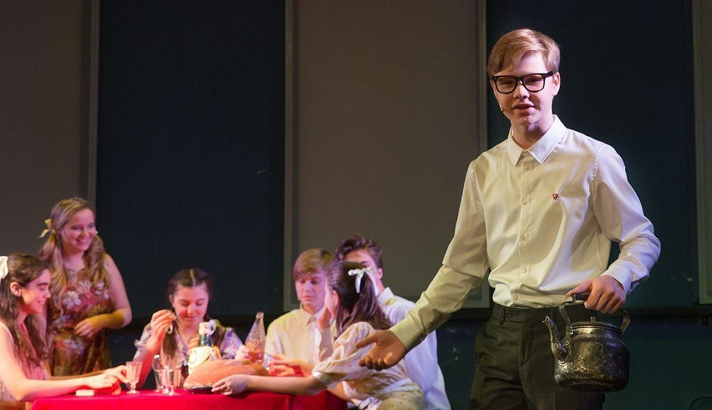 Наш 9 «Б» (Театр на Малой Ордынке). Изображение 7