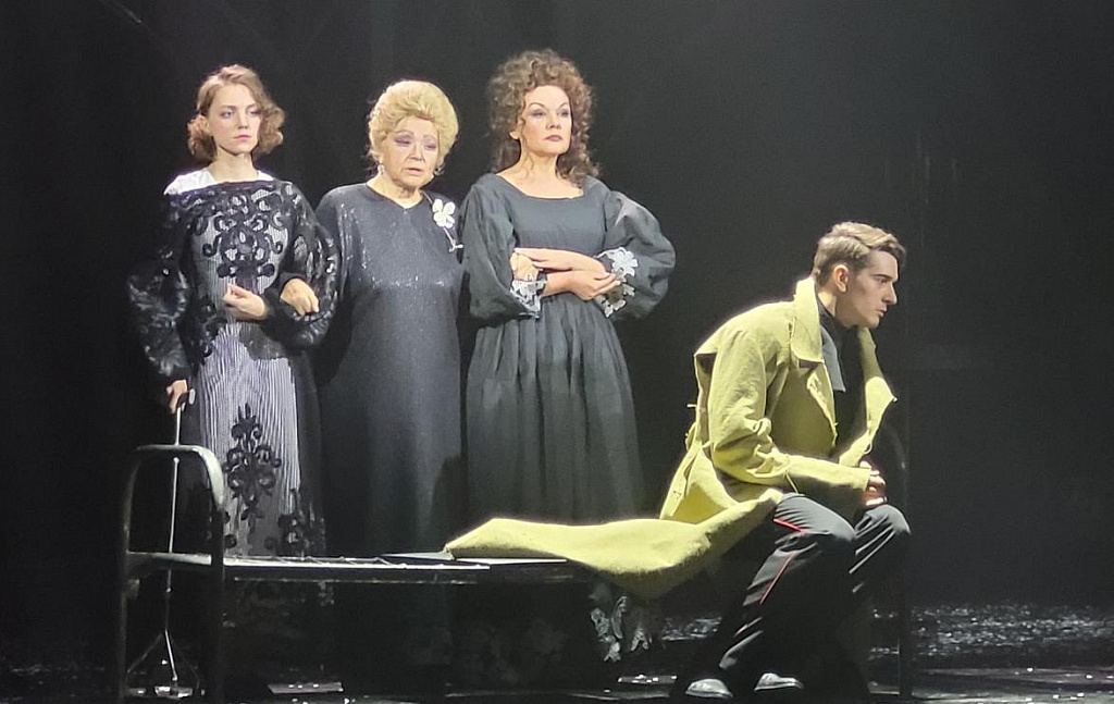 Пиковая дама (Театр им. Моссовета). Изображение 1