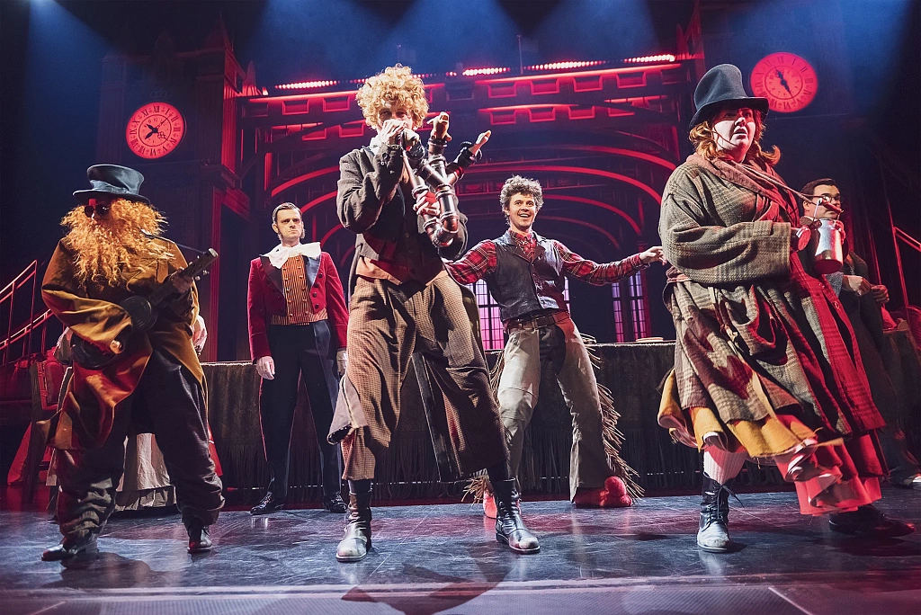 Элементарно, Хадсон! Дело о собаке Б. (кино). Изображение 2