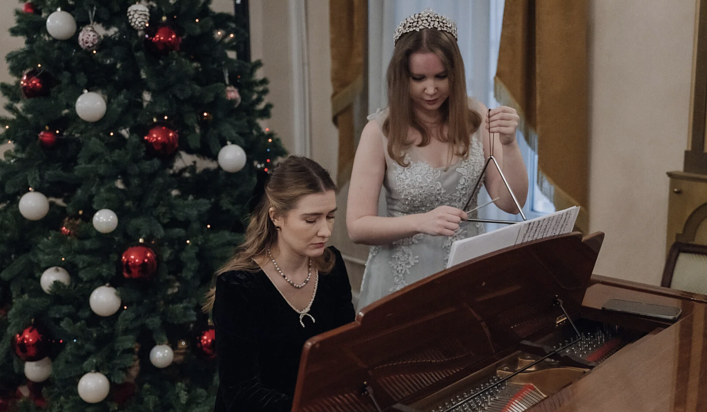 Камерная ёлка с участием балерины. Изображение 7