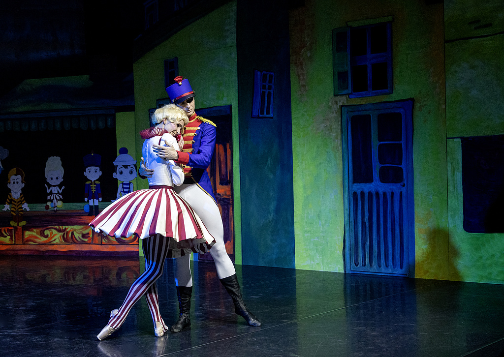 Ящик с игрушками. Изображение 5