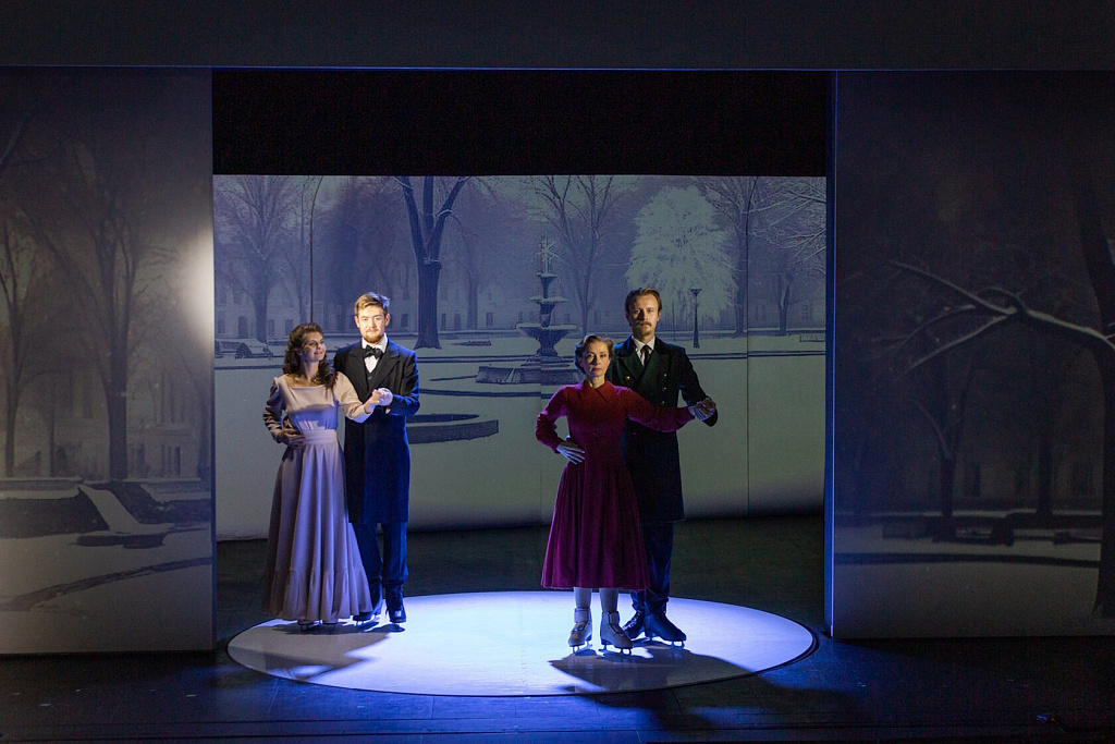 Розовое платье. Изображение 2