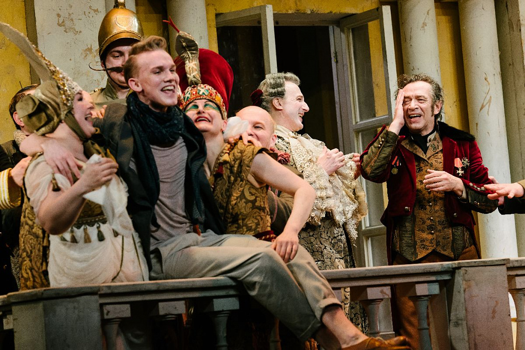 Ревизор (Театр Олега Табакова). Изображение 9