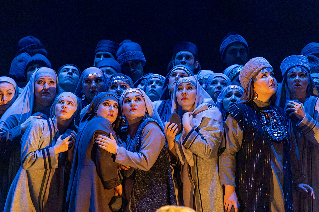 В ночь лунного затмения. Изображение 1