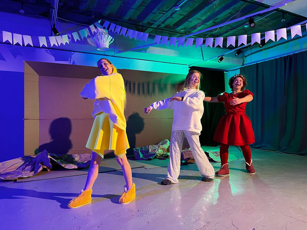 Новогодняя история игрушек. Изображение 2