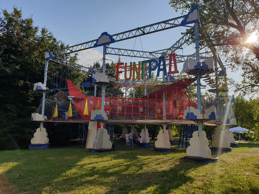 Верёвочный парк FunГрад в парке Олимпийской Деревни. Изображение 1