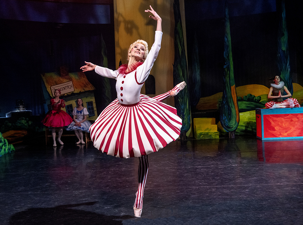 Ящик с игрушками. Изображение 2