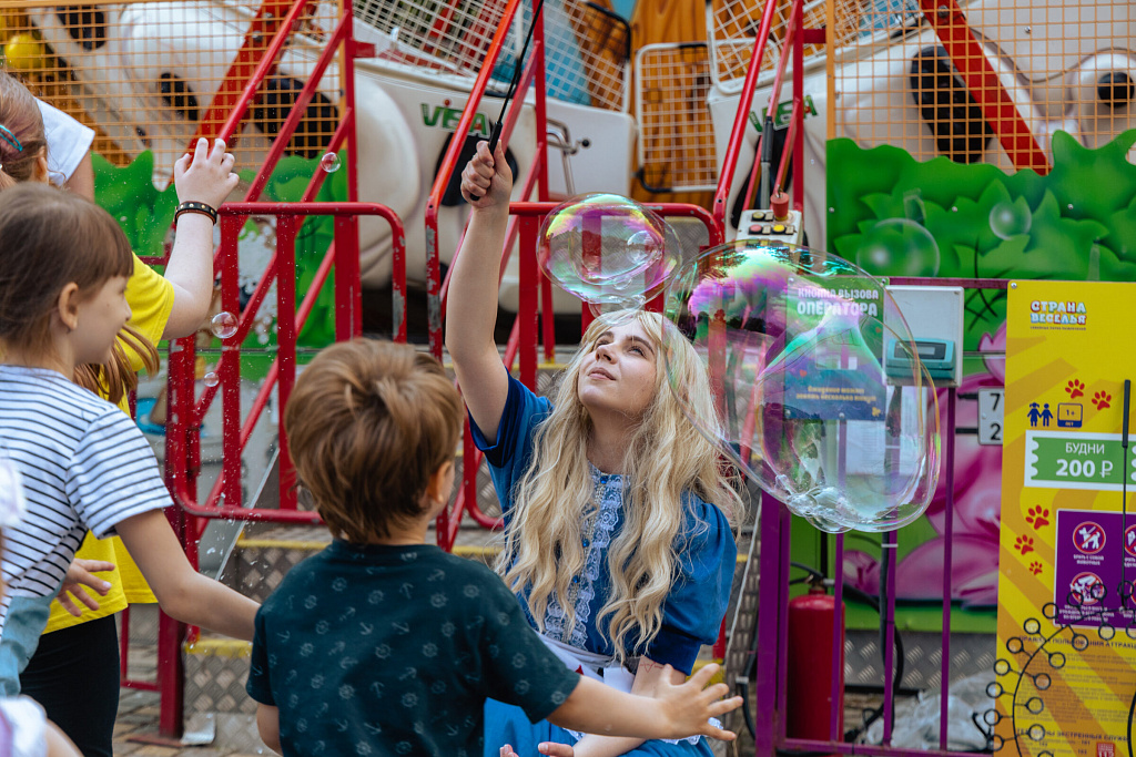 Алиса Парк аттракционов в Воронцовском парке. Изображение 8