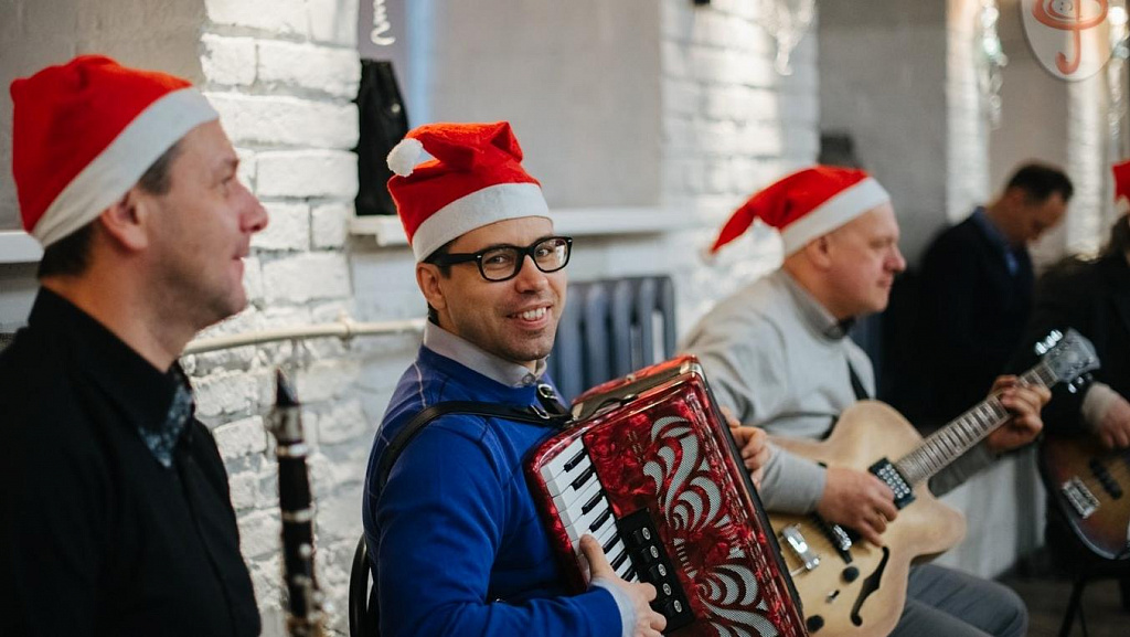"Танцевальная Джаз-Ёлка" для всей семьи (проект вместе с мамой). Изображение 4