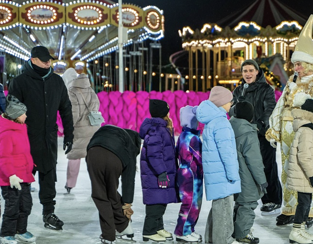 Каток в Парке Сказка. Изображение 2