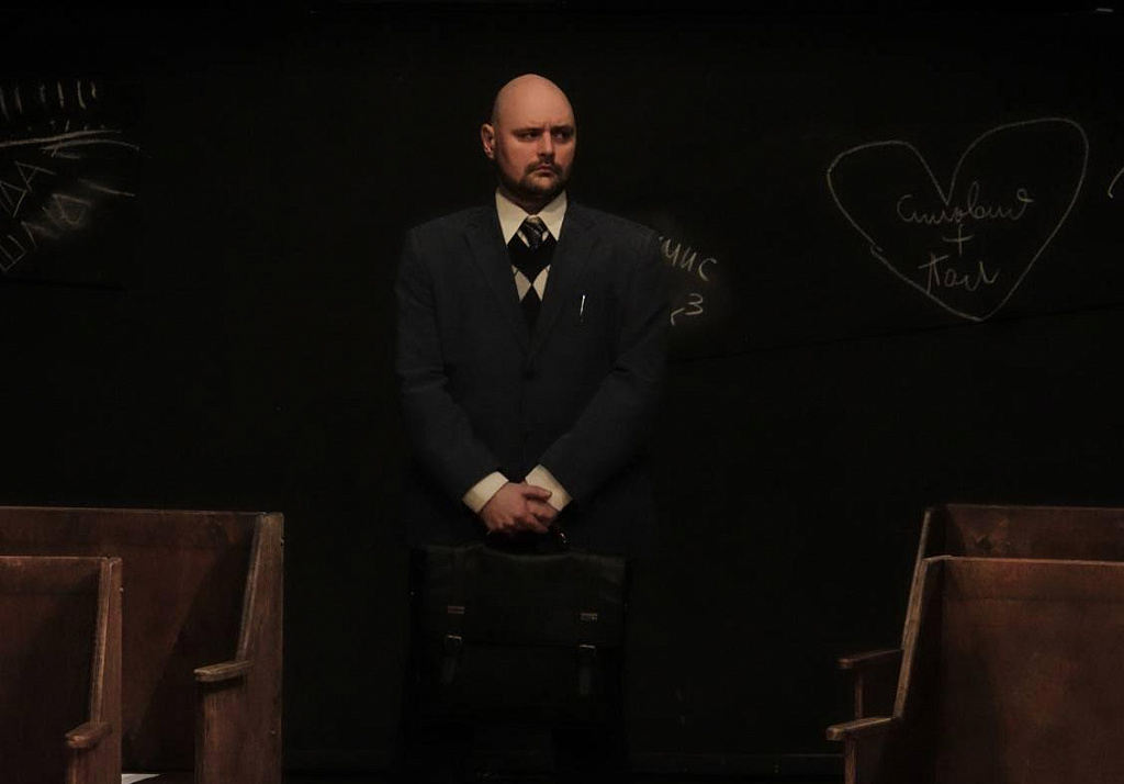 Вверх по лестнице, ведущей вниз. Изображение 9