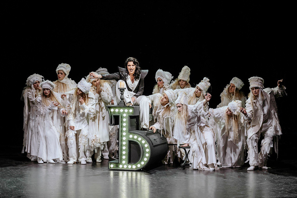 СВАДЬБА КРЕЧИНСКОГО (Малый театр). Изображение 2