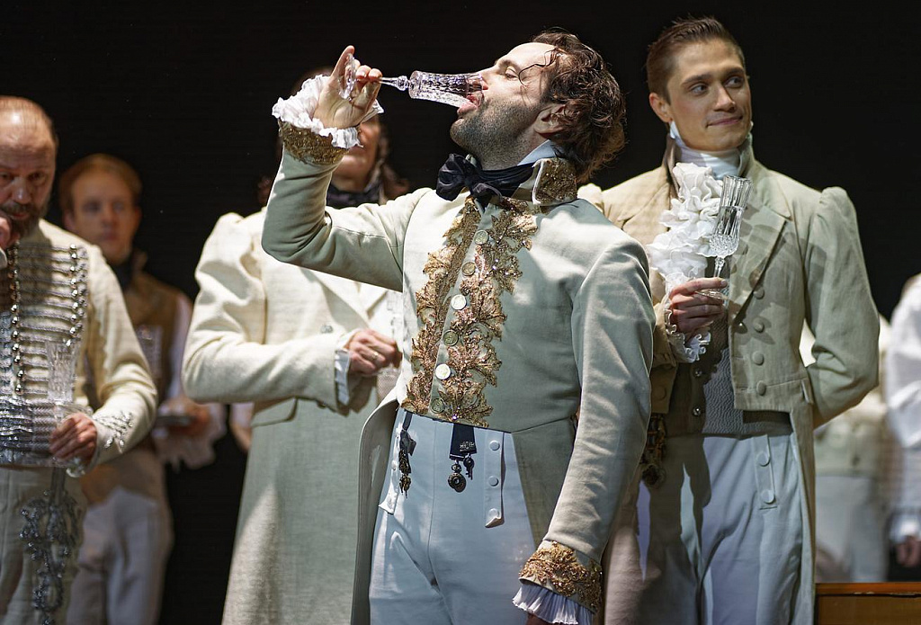 Война и мир (Театр "Модерн"). Изображение 1