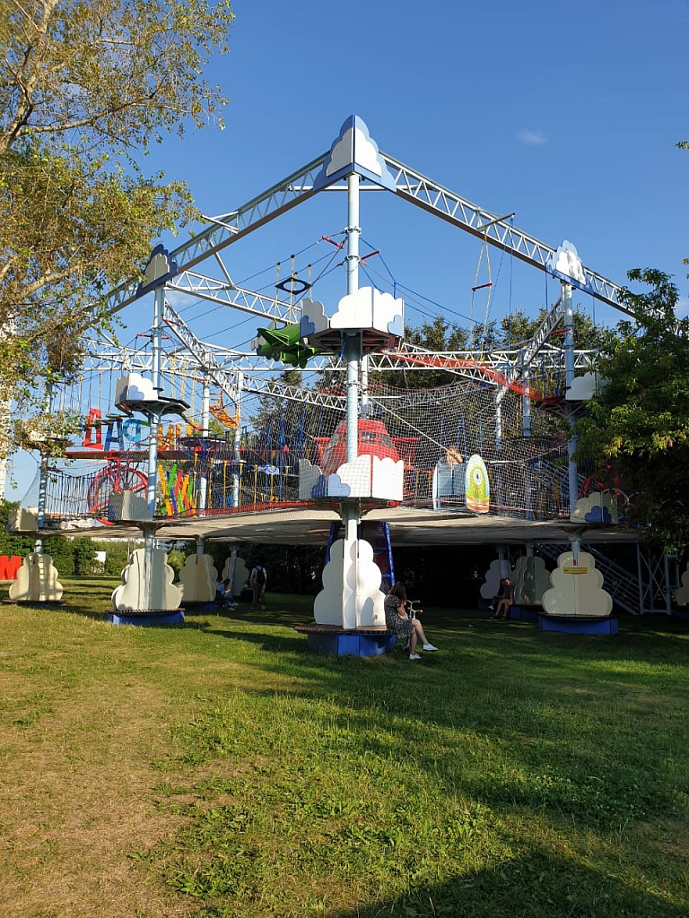 Верёвочный парк FunГрад в парке Олимпийской Деревни. Изображение 3