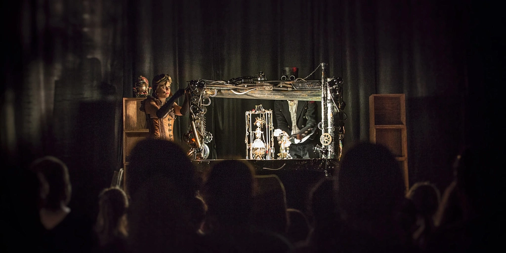 Сказки роботов о настоящем человеке (ЗИЛАРТ). Изображение 2