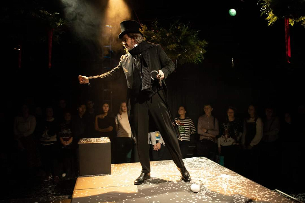 A CHRISTMAS CAROL /"РОЖДЕСТВЕНСКАЯ ИСТОРИЯ"/. Изображение 8