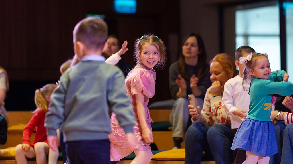 Филармоника-2. В театр!. Изображение 3