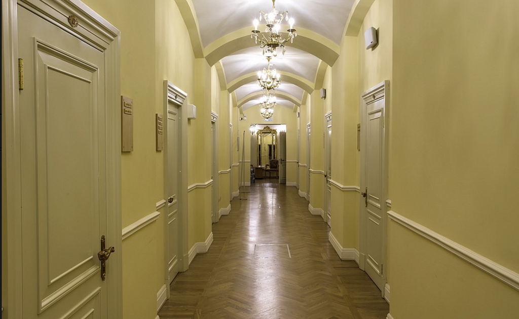 Скорей в театр!.. Там целый мир, мир полный и живой.... Изображение 1