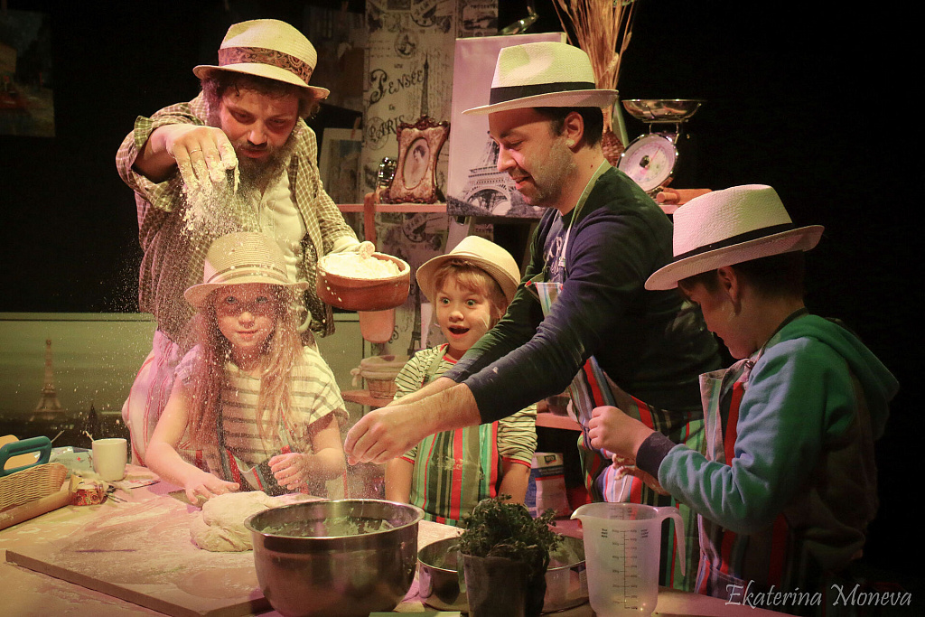 Семейная пекарня. Рождественский день. Изображение 4