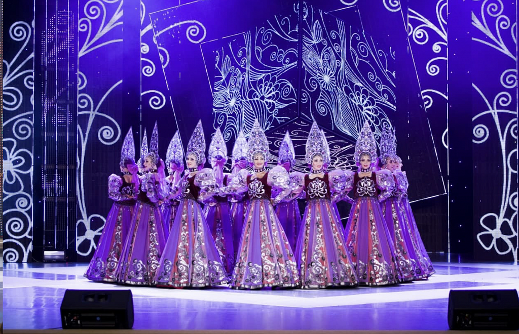 ТАНЦЕВАЛЬНЫЙ КАЛЕЙДОСКОП. Изображение 2