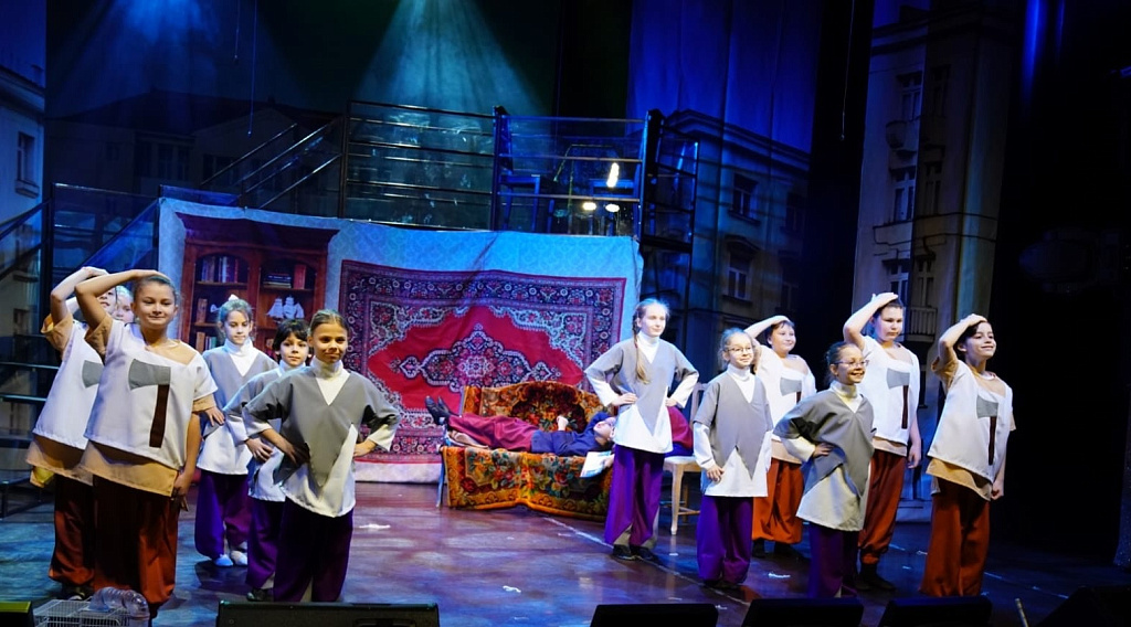 Витя Малеев в школе и дома. Изображение 2