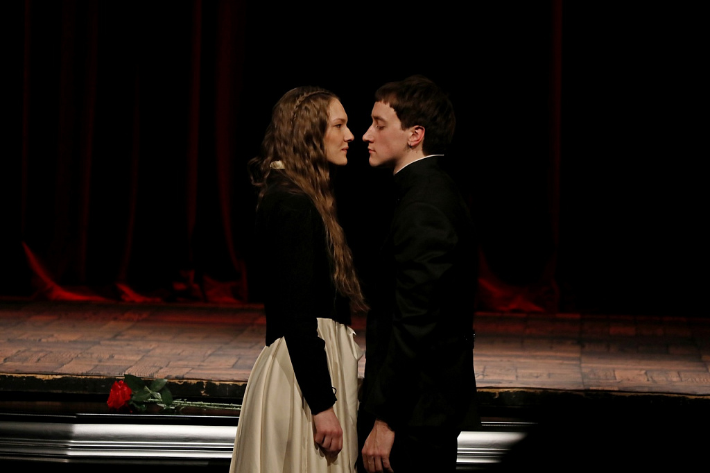 Гамлет (Театр на Таганке). Изображение 3