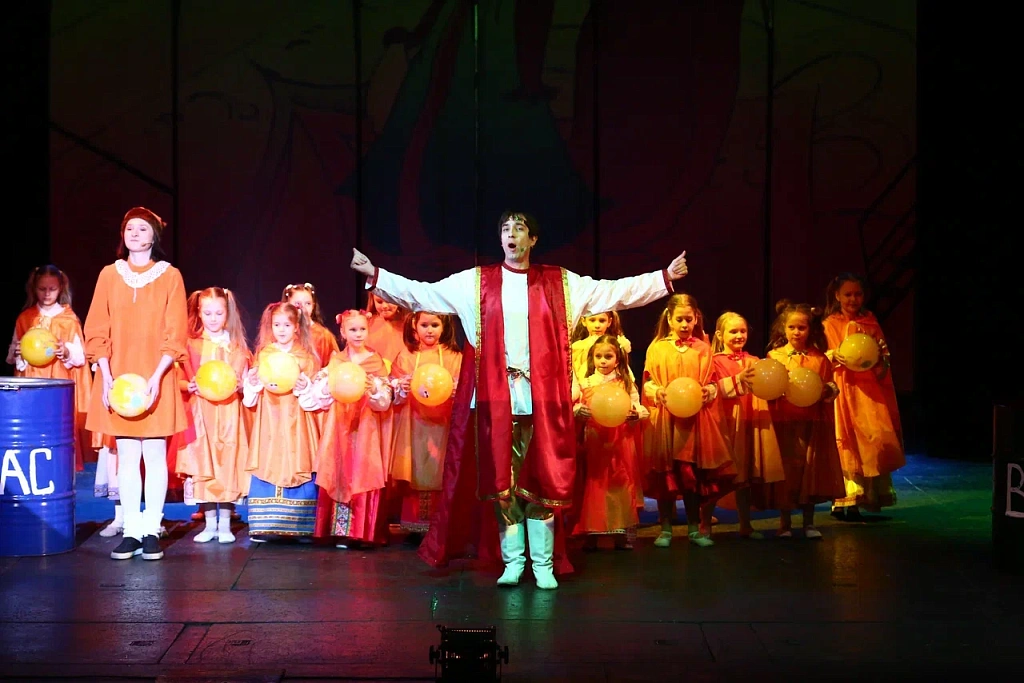 Царь Салтан. Изображение 1