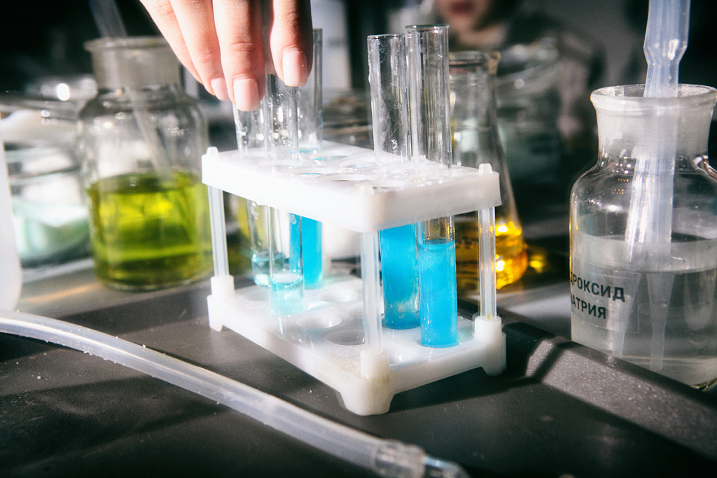 ОДНАЖДЫ В ПРОБИРКЕ. Изображение 7