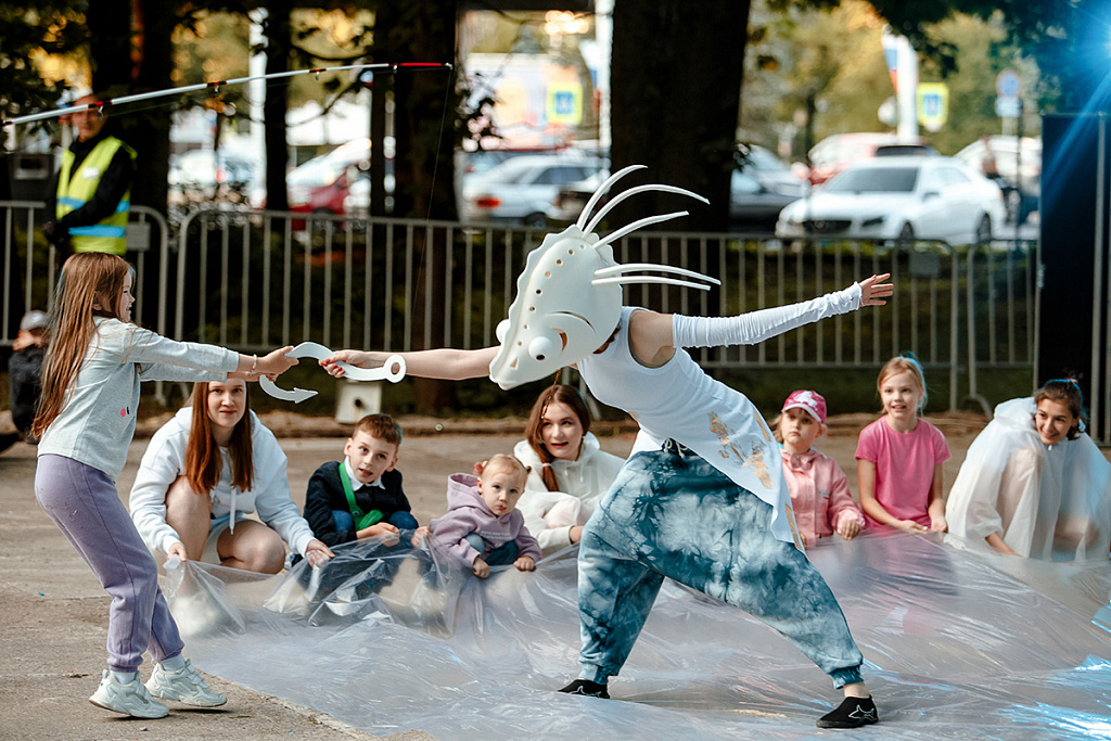 Уличный спектакль "Русалка" (Первый театр). Изображение 8