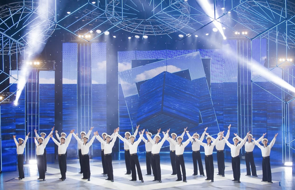 ТАНЦЕВАЛЬНЫЙ КАЛЕЙДОСКОП. Изображение 6