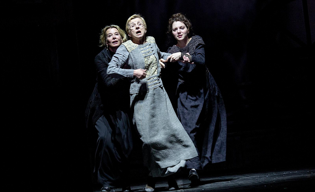 Три сестры (Театр им. Моссовета). Изображение 10