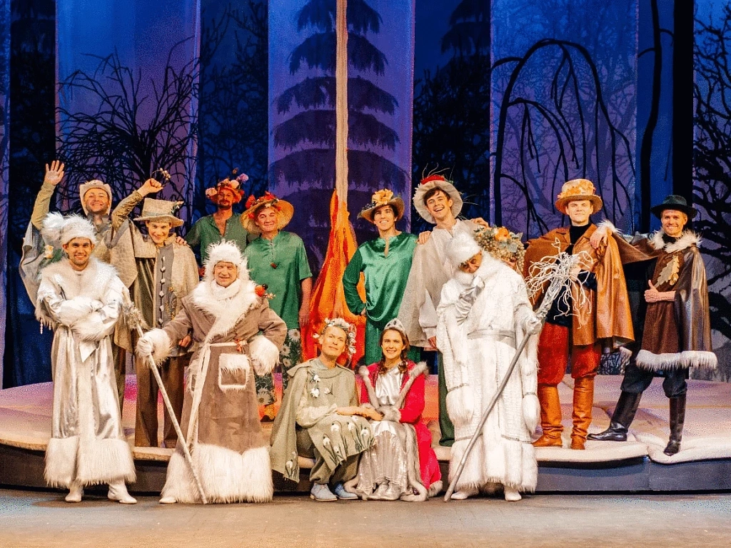 Двенадцать месяцев (Театр Сатиры). Изображение 8