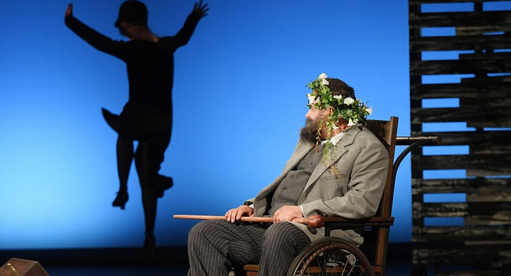 Чайка (Мастерская Петра Фоменко). Изображение 5