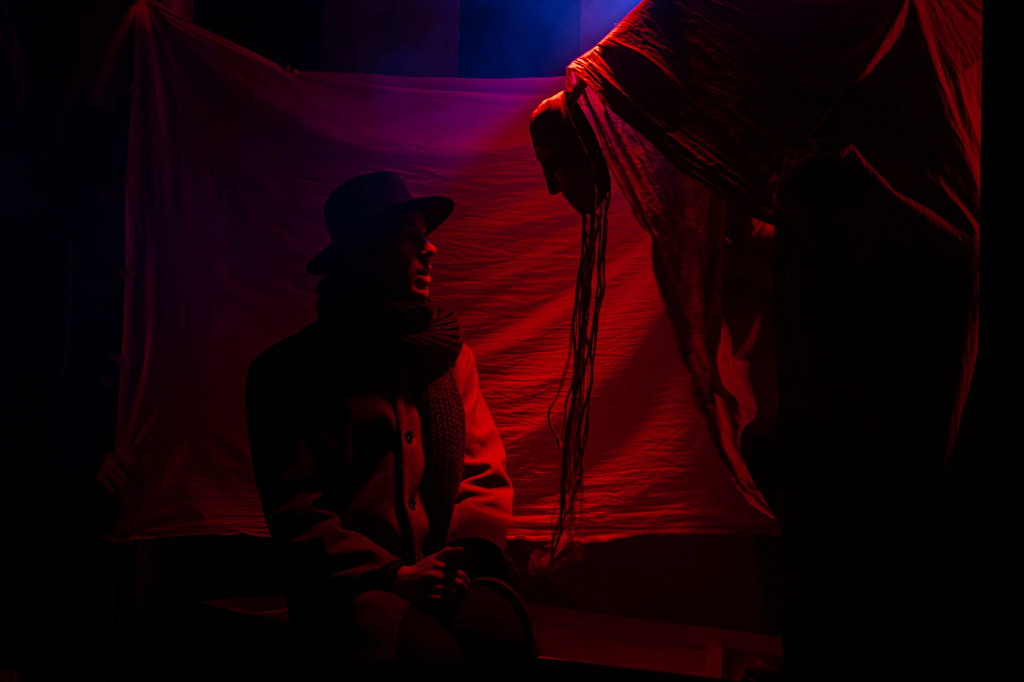 Человек в футляре. Изображение 1