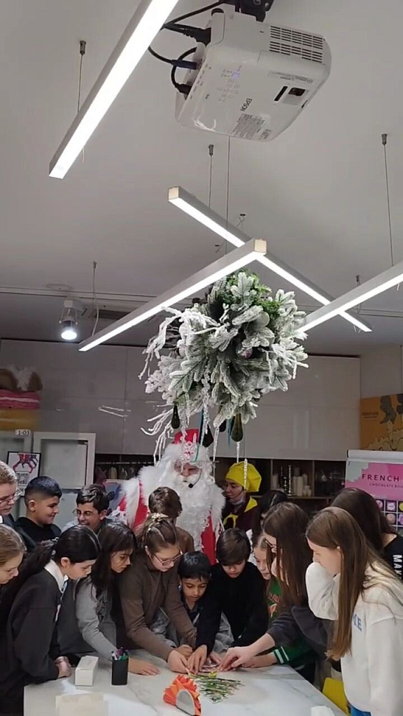 «Новогоднее приключение с Дедом Морозом» на шоколадной фабрике French Kiss . Изображение 2