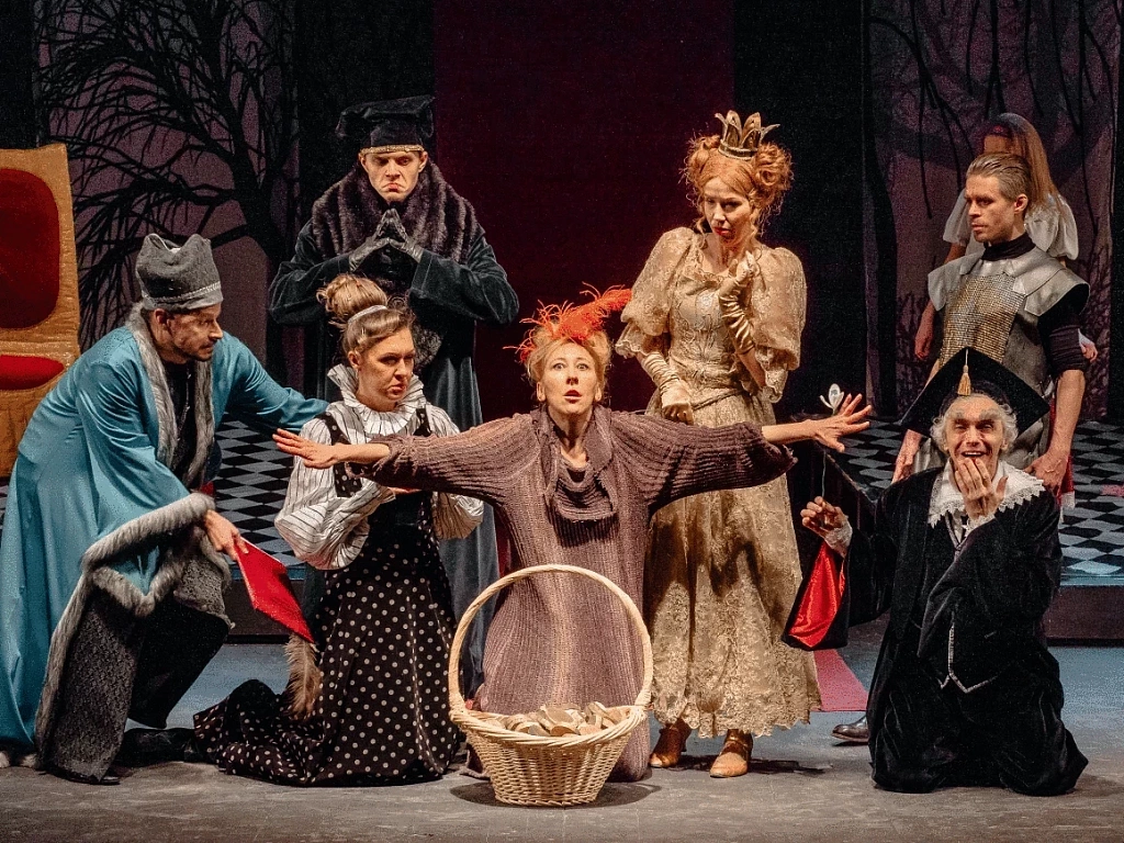 Двенадцать месяцев (Театр Сатиры). Изображение 7