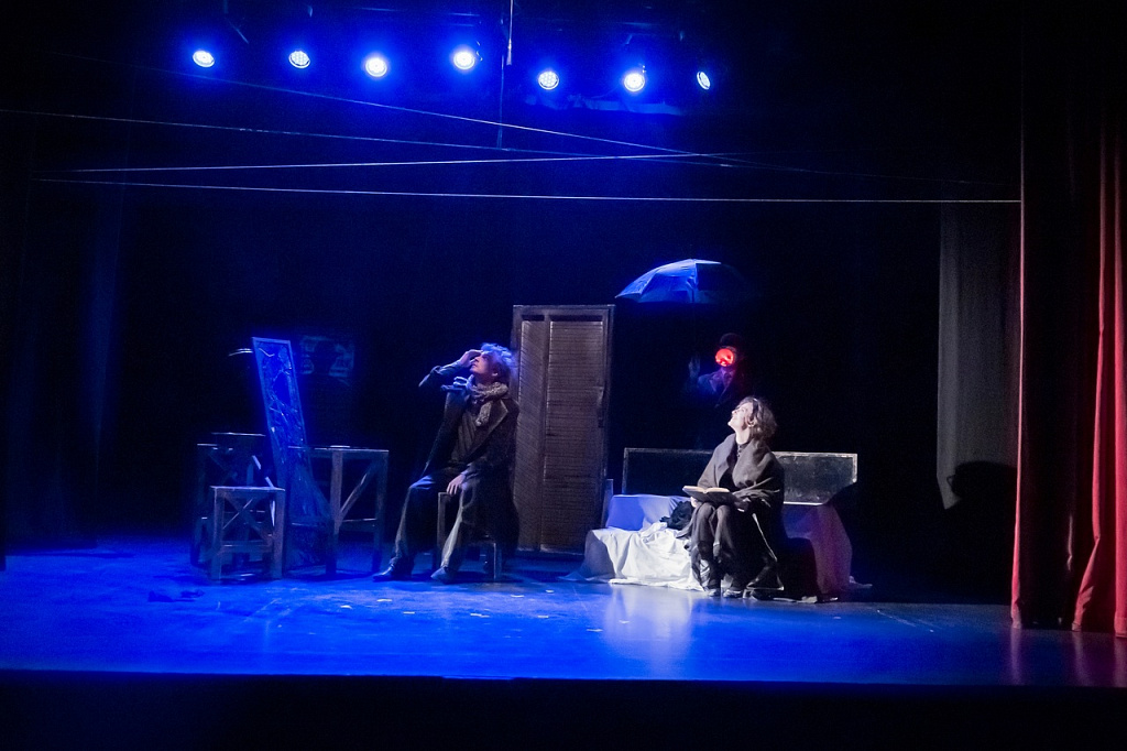 РАСКОЛЬНИКОВ МЕЖДУ ТЬМОЙ И СВЕТОМ. Изображение 1