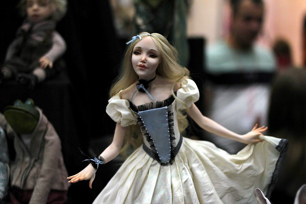 Весенний бал кукол. Изображение 1