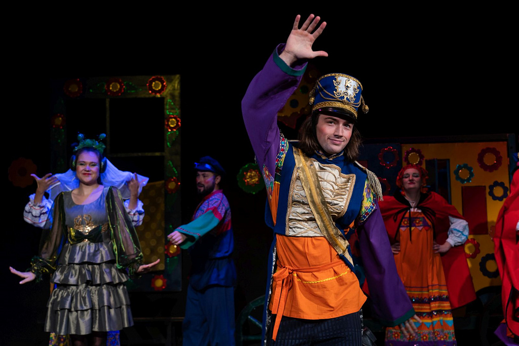 Муха-Цокотуха (театр Иллюзии). Изображение 1