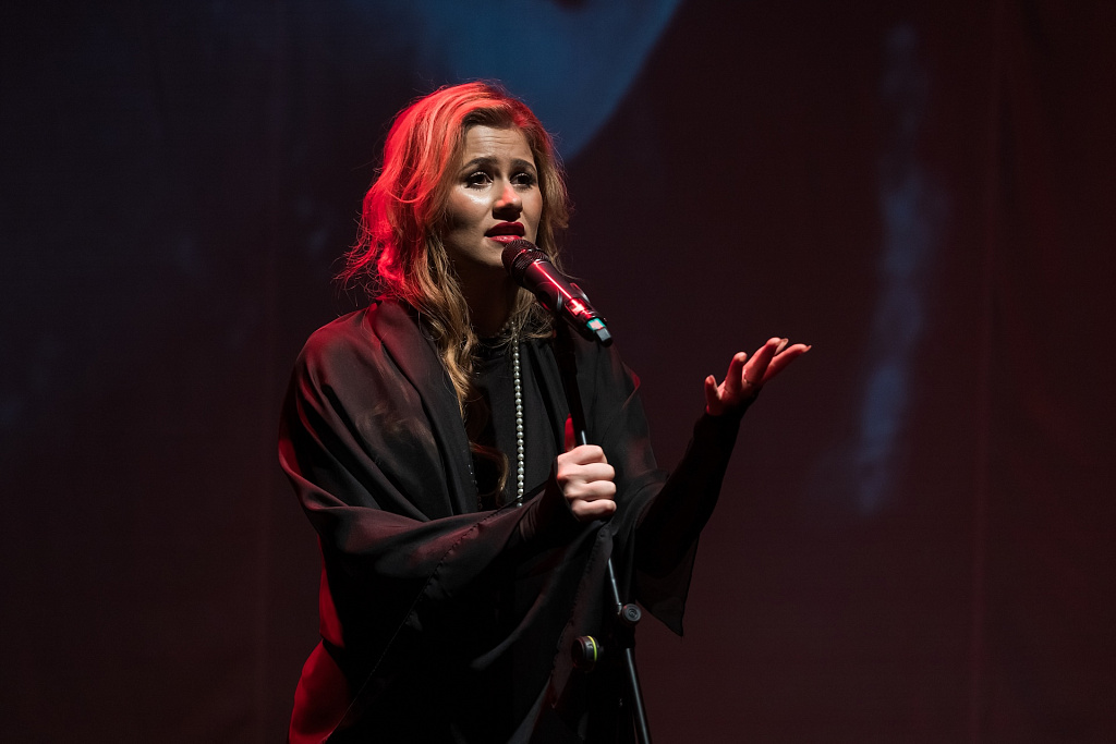 Жизнь, кажется, висит на волоске. Изображение 3