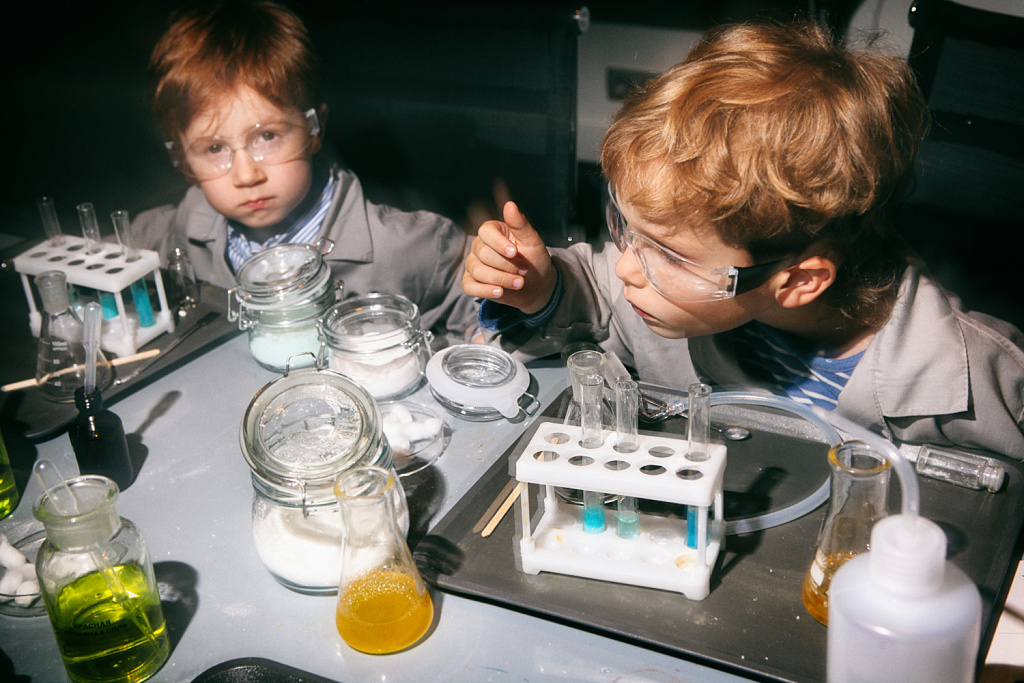 ОДНАЖДЫ В ПРОБИРКЕ. Изображение 1