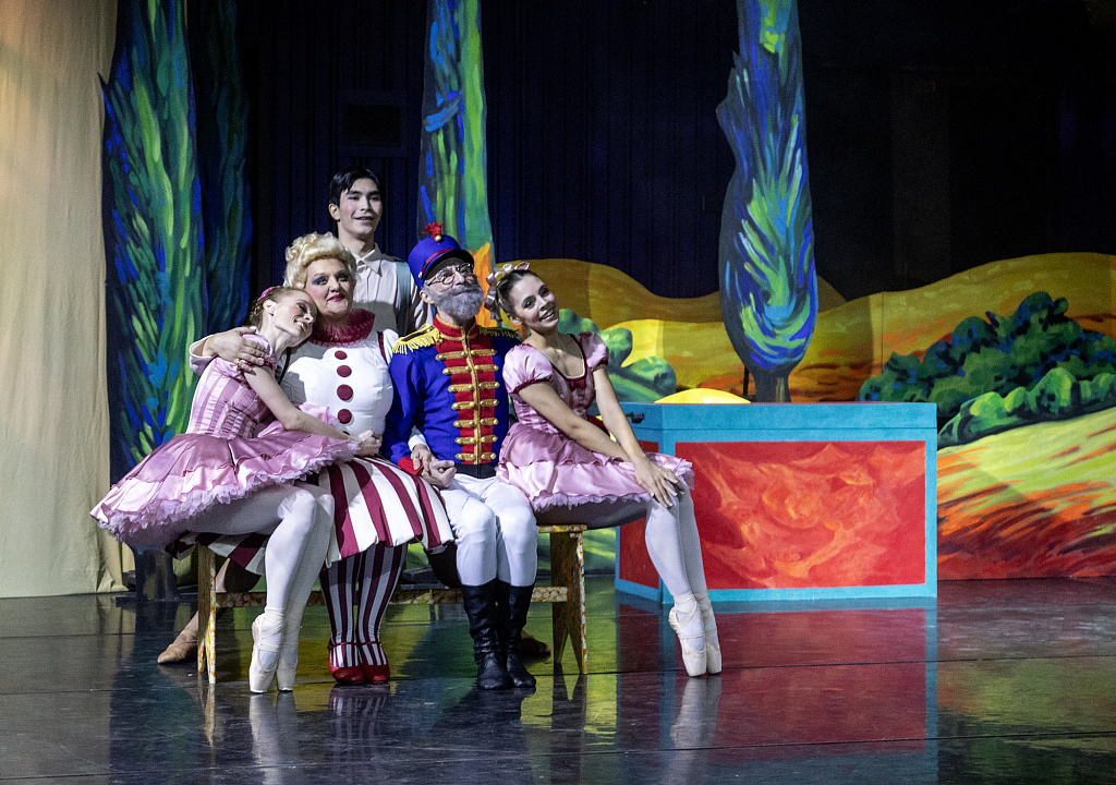 Ящик с игрушками. Изображение 11