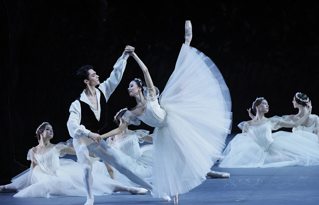 Шопениана. Большое классическое па из балета «Пахита». Изображение 2
