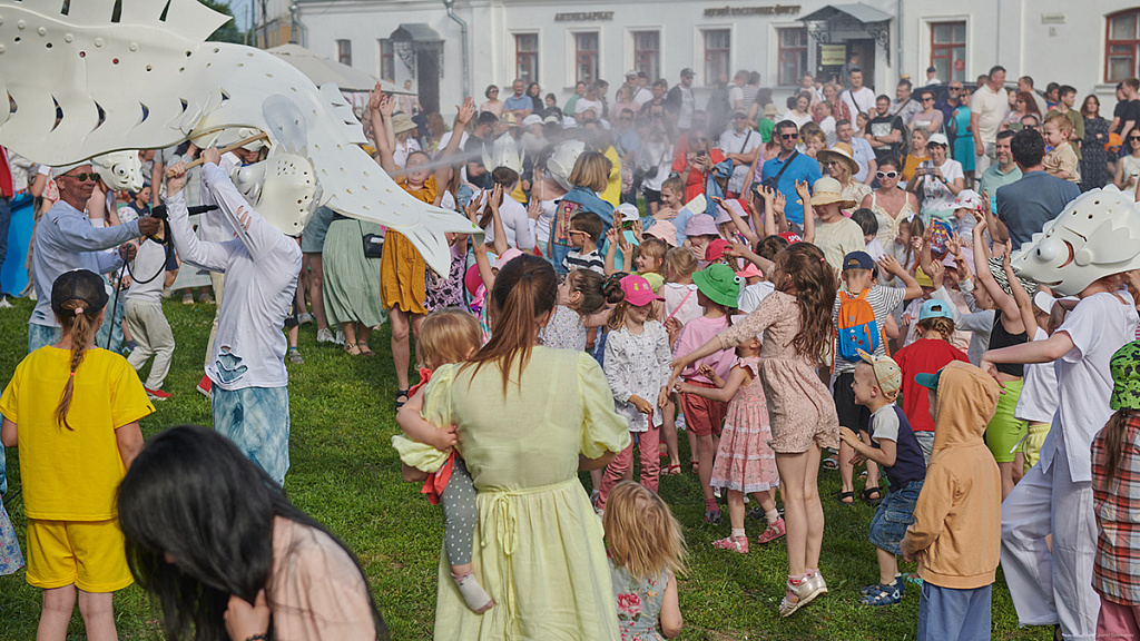 Уличный спектакль "Русалка" (Первый театр). Изображение 12
