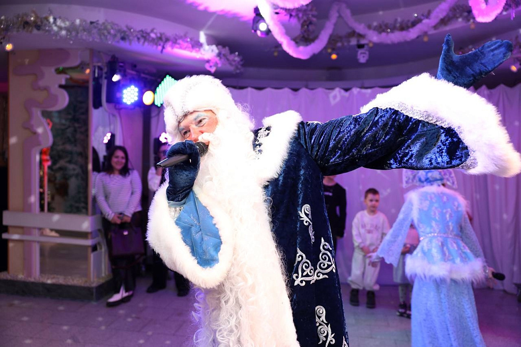 Новогоднее представление со спектаклем. Изображение 7