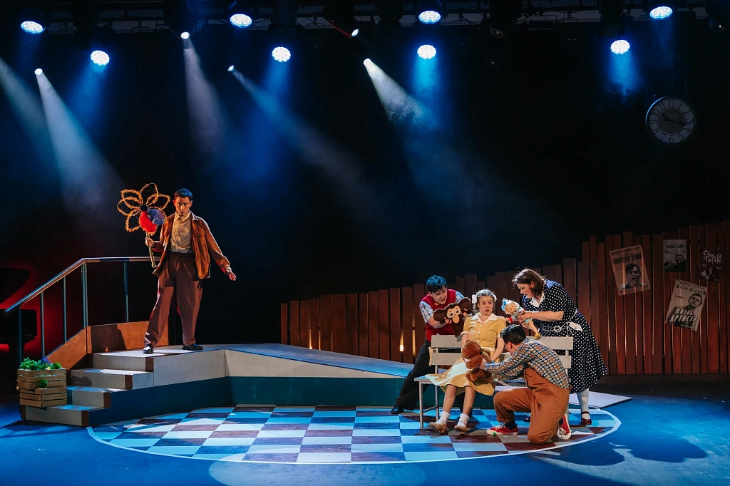 Про девочку и цветок. Изображение 1