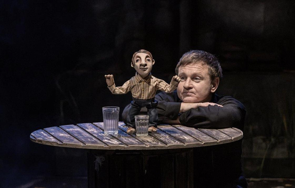 Жена мужа в Париж провожала. Изображение 3