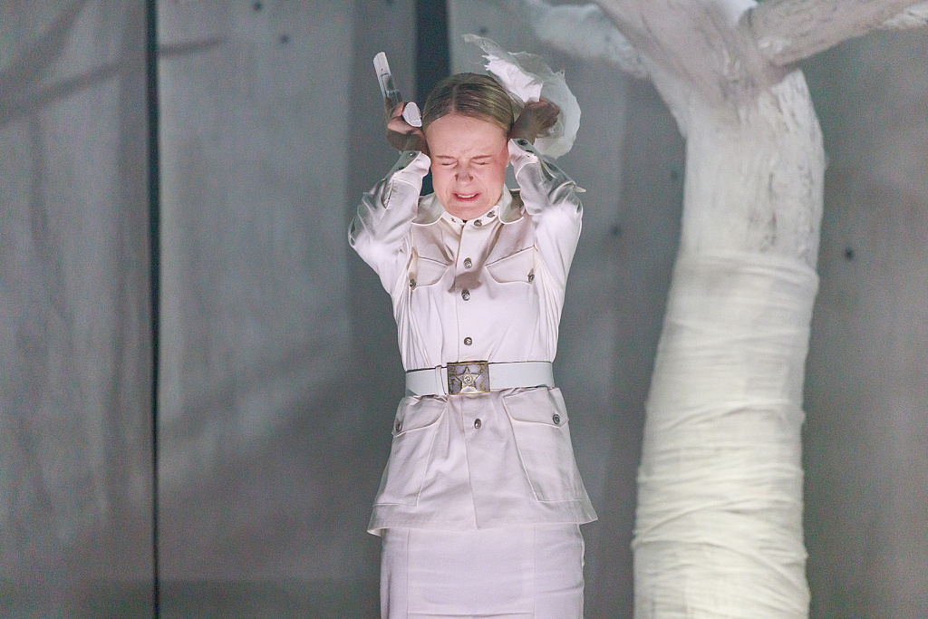 Белая палатка (Малый театр). Изображение 11